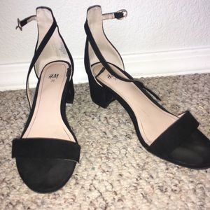 H&M pumps